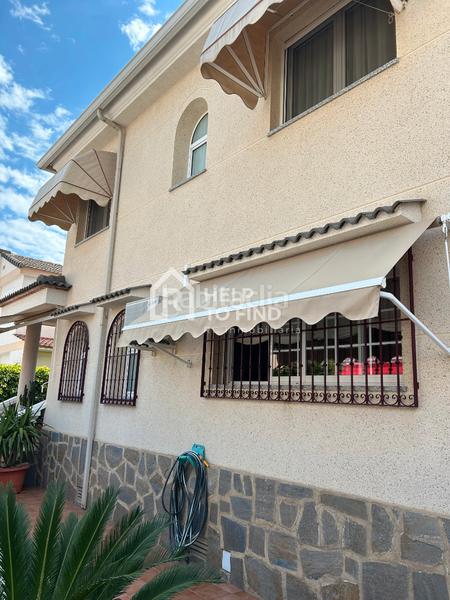 Foto 176a25e7-86f4-47e8-a217-cc07b9e692dc. Chalet con camino riscaldamento parcheggio in Park Nord - Casona Gandia