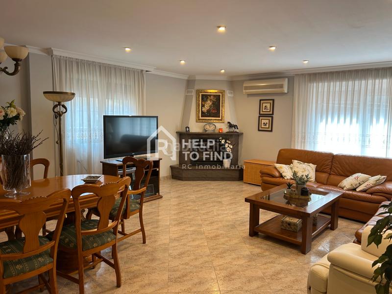 Foto 187806f6-97e5-4ffa-b5e0-79c25990c61b. Chalet con camino riscaldamento parcheggio in Park Nord - Casona Gandia