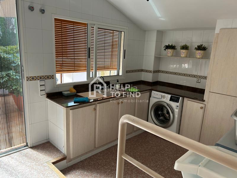 Foto 3a25c9b3-7fe1-4557-8a5a-b5a3593668b1. Chalet con camino riscaldamento parcheggio in Park Nord - Casona Gandia