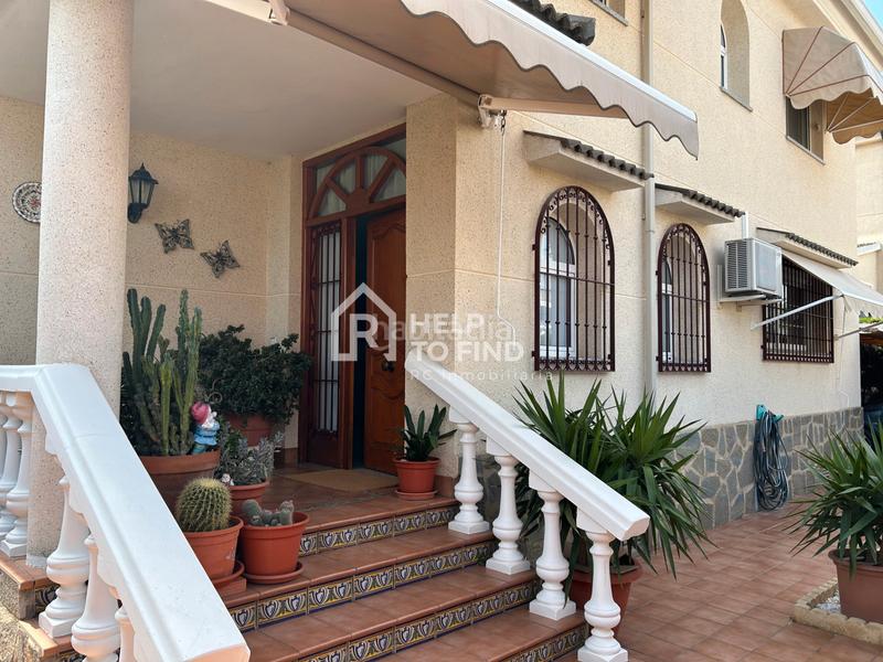 Foto 46573b82-6ecf-453a-a8ca-4108108bfbbb. Chalet con camino riscaldamento parcheggio in Park Nord - Casona Gandia