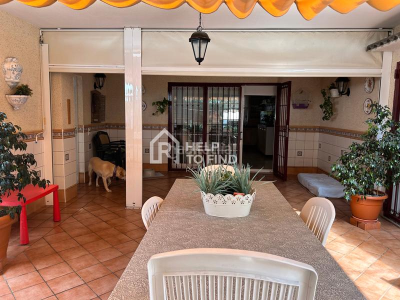 Foto 51a2fb3c-ce76-4b40-8184-676333c4e942. Chalet con camino riscaldamento parcheggio in Park Nord - Casona Gandia
