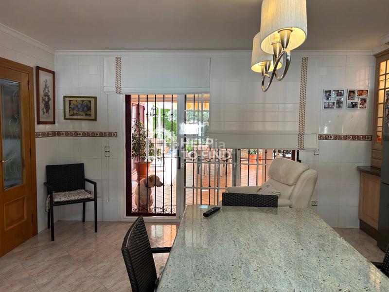 Foto 7673d565-0165-4342-a7cc-8ba85a95c790. Chalet con camino riscaldamento parcheggio in Park Nord - Casona Gandia