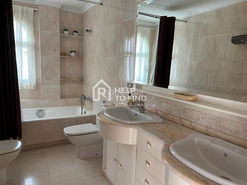 Foto f01603c0-be1e-4896-b224-1e9a557b9bdf. Chalet con camino riscaldamento parcheggio in Park Nord - Casona Gandia