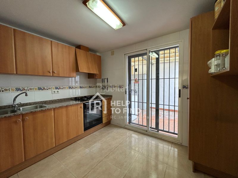 Foto d3516731-04ab-43b2-92d5-11fbdf869898. Casa a schiera con parcheggio in Palma de Gandía