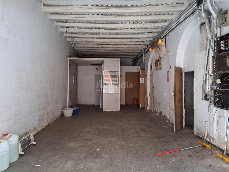 Foto f0a0947b-70bf-4e4c-ba25-8891ea991717. Edifici a carrer sant pau 124 a Creu de la Mà Figueres