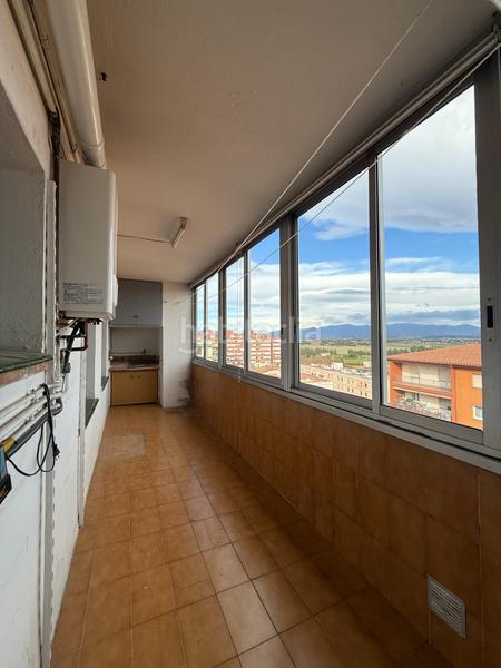 Foto 2f99f4c4-80f4-4dcb-8600-d2ab7b891485. Ático en venta ático con vistas privilegiadas en Eixample-Horta Capallera Figueres