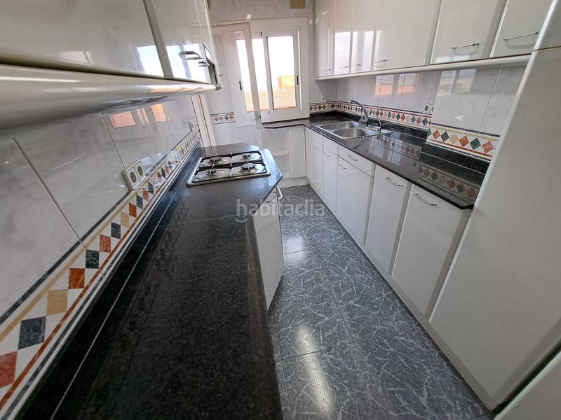 Foto 93a0f7e5-d1cf-4c5e-aa3a-03866ba2d693. Ático en venta ático con vistas privilegiadas en Eixample-Horta Capallera Figueres