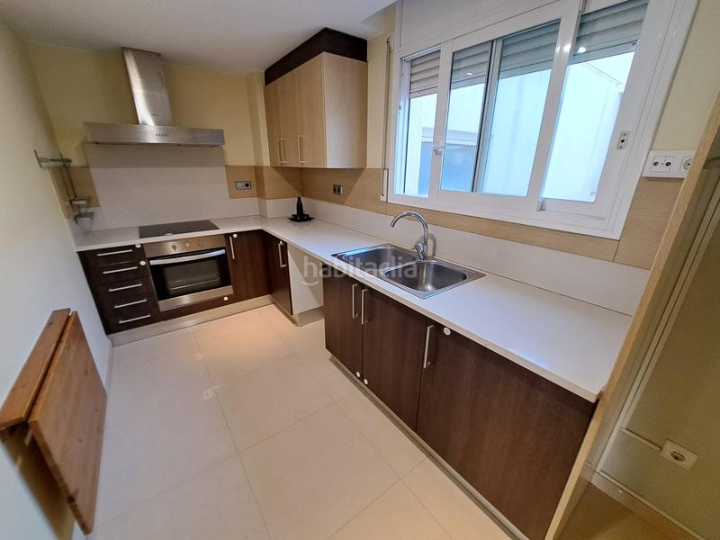 Foto 7aa3a3bd-16eb-4b46-9e1f-3710baaafd02. Dúplex  en venta en pleno centro en Creu de la Mà Figueres