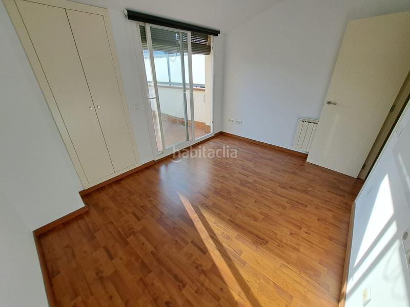 Foto b0405b8b-cee3-4e53-b650-4b5ab6f26832. Dúplex  en venta en pleno centro en Creu de la Mà Figueres