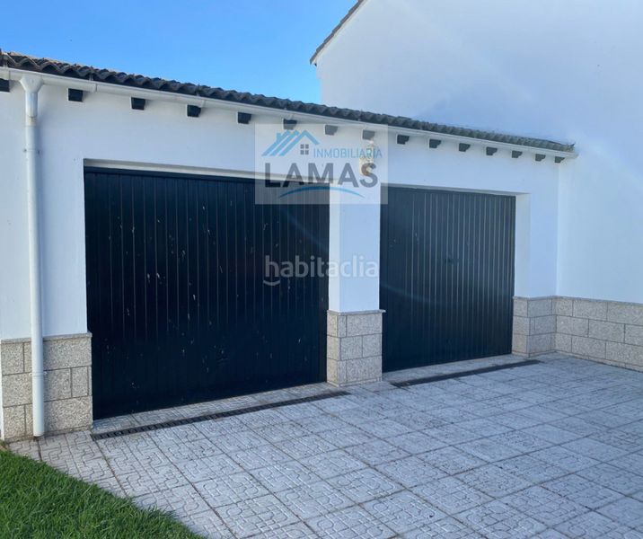 Foto e03b803d-2cdb-4a44-b02f-772c71f867c2. Chalet exclusivo chalet con jardín y piscina en Talayuela