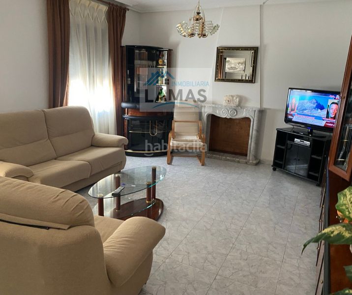 Foto e33d6169-7068-4f08-b889-eae712cd35c1. Chalet exclusivo chalet con jardín y piscina en Talayuela