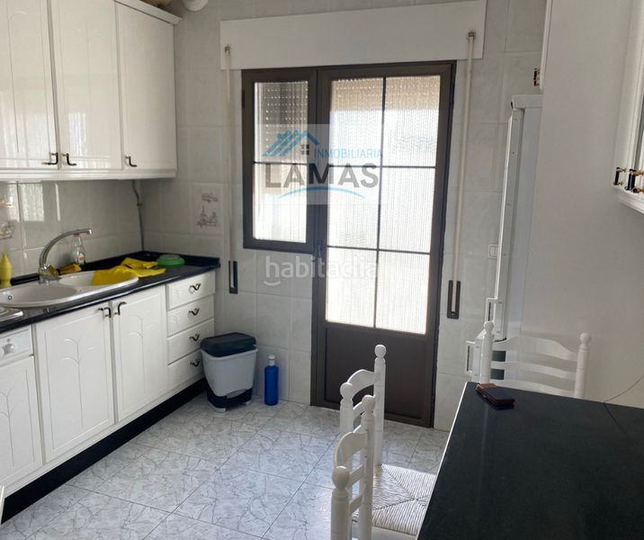 Foto f4d11f5f-0584-4e74-aec1-60fd6ecd06e9. Chalet exclusivo chalet con jardín y piscina en Talayuela