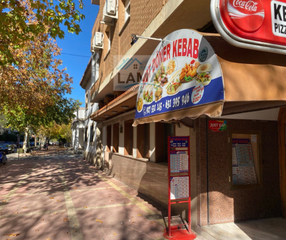 Local commercial à N/a. Local-restaurante-kebab en navalmoral de la mata