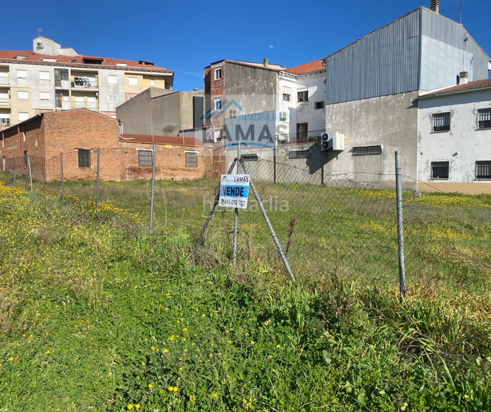 Foto ded1c255-6404-4dd5-b871-22048edbe87f. Terreno residencial en n/a solar céntrico divisible en Talayuela