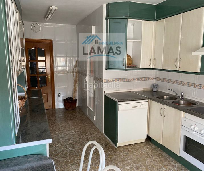 Foto b1fa8984-db64-4cce-ae35-f22a37a09d3f. Chalet in calle puerto madero 20 in Navalmoral de la Mata