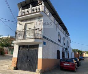 Maison à Calle malagon 1. Casa de tres plantas en valdelacasa de tajo