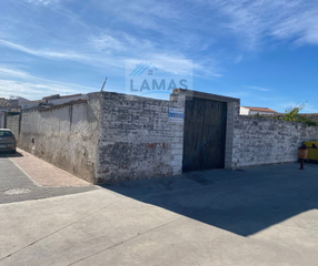 Terreny residencial a Calle rio tajo 14. Corral con enramada en saucedilla