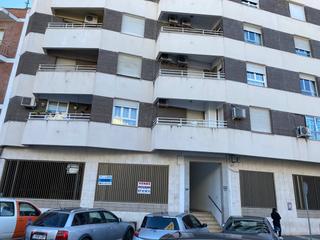 Local commercial à N/a. Local comercial céntrico en navalmoral de la mata