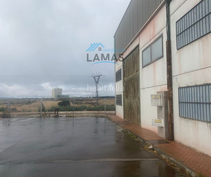 Foto 37e13cf7-dc7c-4619-971e-688e0b2c9eac. Nau industrial a Casatejada