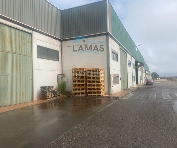 Foto b9c3e9e2-7e94-4aa5-a5c1-ad0244130b27. Nau industrial a Casatejada
