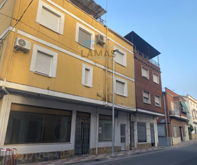 Édifice à Calle manuel mas 9. Edificio con local y vivienda en talayuela