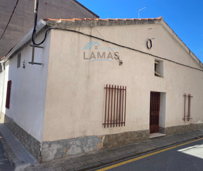 Casa a Calle josé zorrilla 15. Casa con corral en talayuela