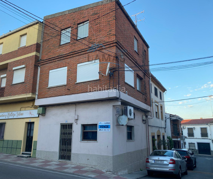 Foto d88bcf2e-2647-4f59-9ba2-3c4632c728f1. Edificio en calle manuel mas 5 local-bar en Talayuela