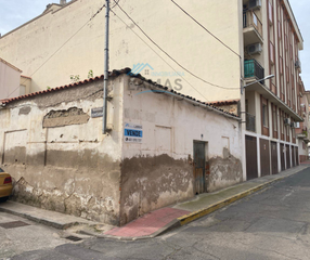 Terreny residencial a Calle echegaray 11. Solar en el centro de navalmoral de la mata