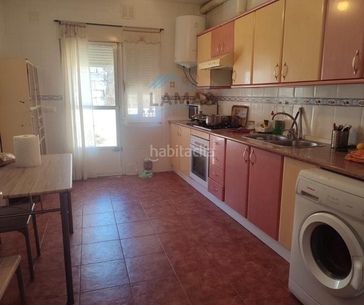 Foto 169869bd-fe15-4ca5-ac91-47599a293676. Casa en calle generalísimo 1 casa con patio y garaje en Carrascalejo