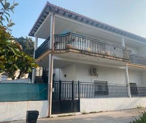 Xalet a Avenida santa maría 41. Casa con patio en talayuela