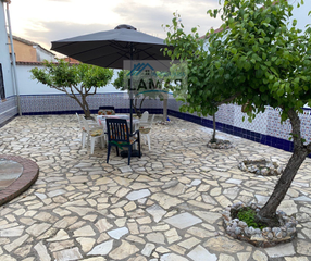 Maison à Majadas. Preciosa casa con patio y garaje en majadas