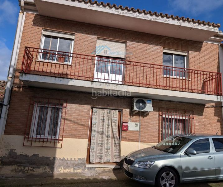 Foto b76c8bfc-9984-4f0d-abfe-32abd7bd13e8. Casa a plaza de los caños 3 a Peraleda de la Mata