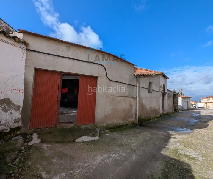 Foto d9ee3155-22f6-4425-8239-3a52f20fc591. Casa a plaza de los caños 3 a Peraleda de la Mata