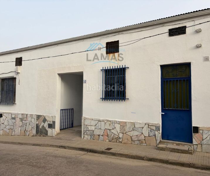 Foto f2b95cbe-1afe-4df4-99fa-6510f3623c42. Local comercial a Talayuela