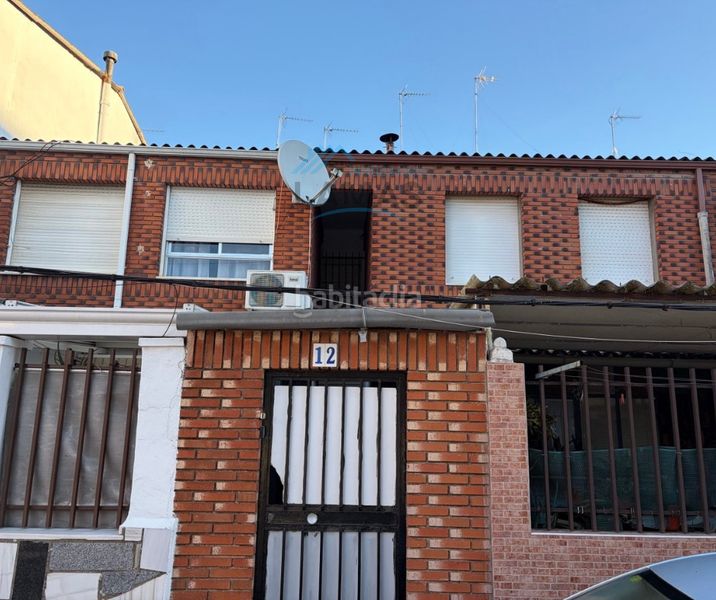 Foto e10ff08c-b776-4d9d-8a5f-af1cab058159. Pis a calle padilla 12 a Talayuela