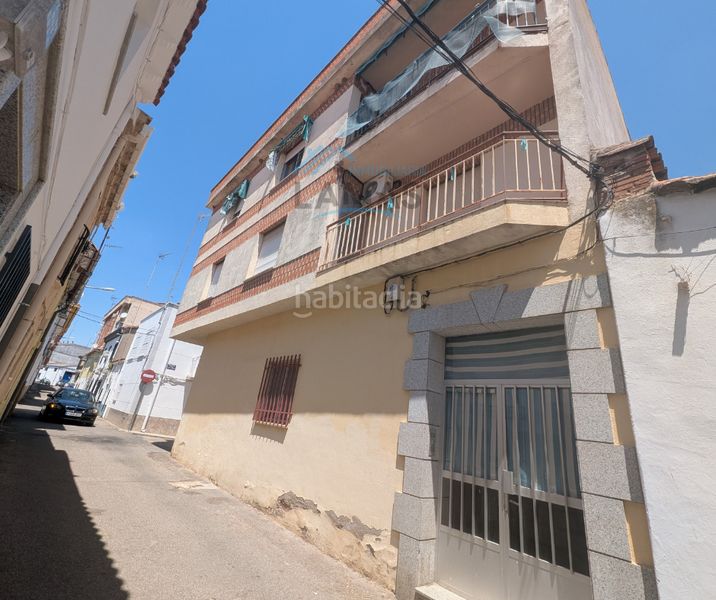 Foto b9047057-b94e-4870-b1df-0c8bd3ab5766. Edifici a calle josé zorrilla 6 a Navalmoral de la Mata