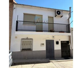 House  Calle donoso cortés 21. Casa de dos plantas en talayuela