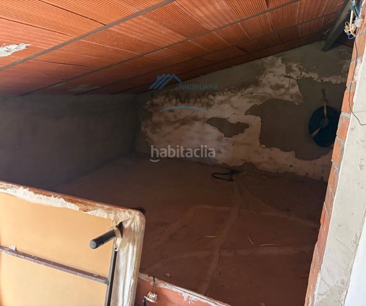 Foto bfef4240-a120-48ac-becf-93eb83f72c23. Casa a calle acacia 9 a Casatejada