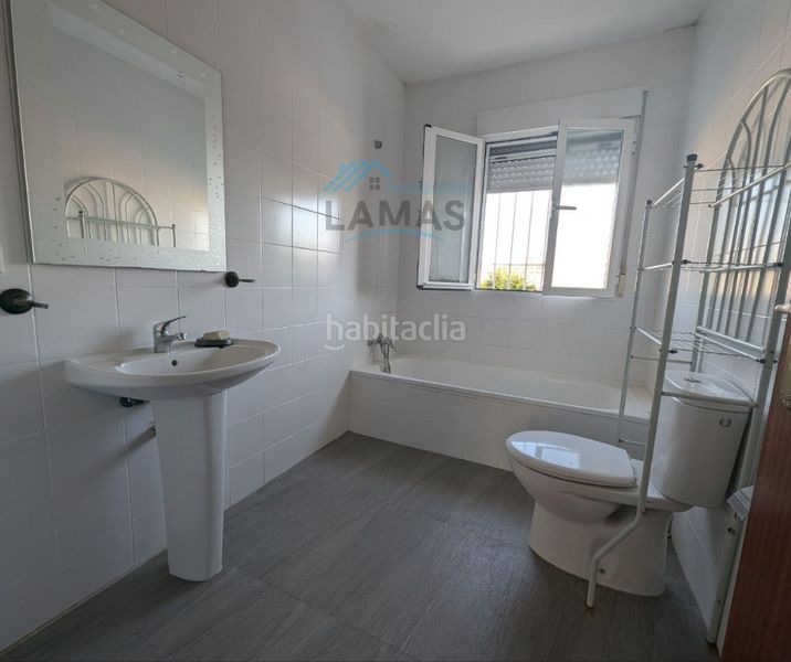 Foto bbdc6922-0436-4059-855c-74dd27f10505. Reihenhaus in calle don inocencio pulido cortijo 9 in Tiétar