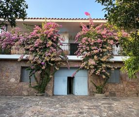 Chalet à Paraje los alisos 10. Chalet en urb. las solanas, villanueva de la vera