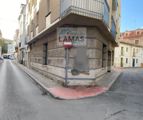 Local commercial à N/a. Local comercial céntrico en navalmoral de la mata