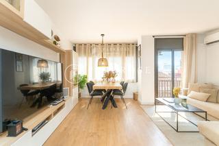 Appartement  Calle rector. Espectacular y luminosa vivienda con balcón reformada en zona ce