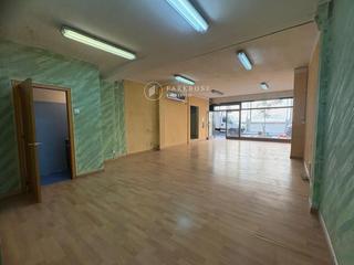 Location Local commercial  Tapioles. Local en alquiler calle tapioles poble sec