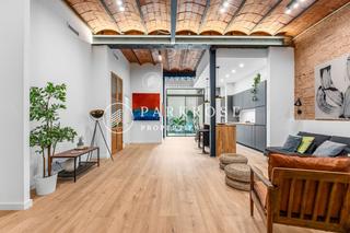 Etagenwohnung  Industria. Espectacular vivienda reformada de 144 m2 construidos con patio
