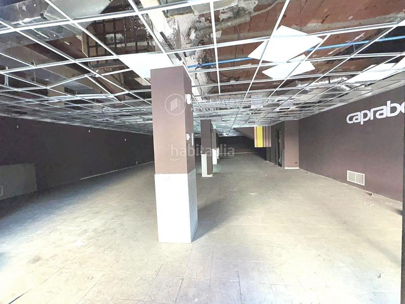 Foto eee6d844-f146-4e83-86af-136ce38a39d1. Location local commercial dans Carmel Barcelona