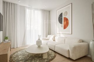 Pis  Carrer de l'àliga. Espectacular 4ta planta reformada con balcón de 78m2, 3 habitaci