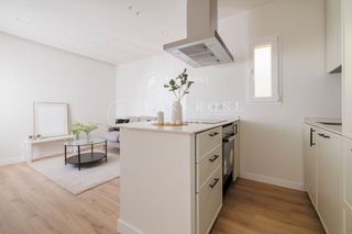 Penthouse  Peñascales. Espectacular y exterior 6ta planta reformada en el barrio de sal