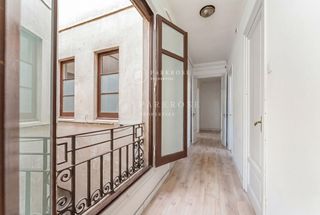 Piso  Via laientana. Fantástico piso en un edificio histórico en el centro de barcelo