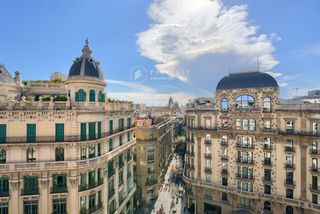 Piso  Via laientana. Fantástico piso en un edificio histórico en el centro de barcelo