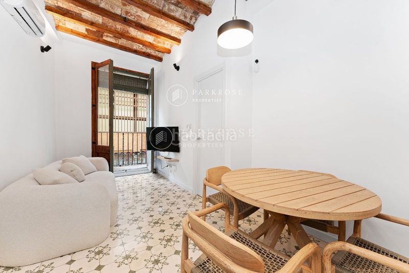 Foto c8b08f80-0701-4a00-9a89-f924675615e5. Pis a Gòtic Barcelona